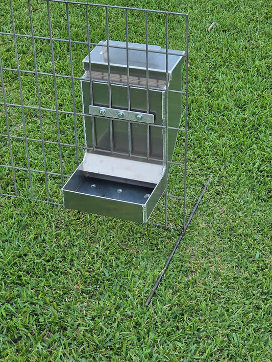 "Standard" Dog Feeder / Kennel Feeder