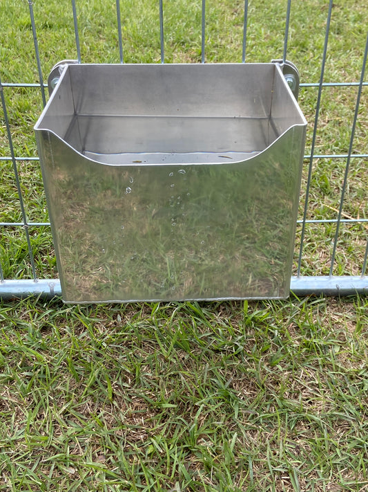 Dog waterer